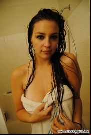 chubby long haired brunette teen taking shower year ago pics goldenbbw